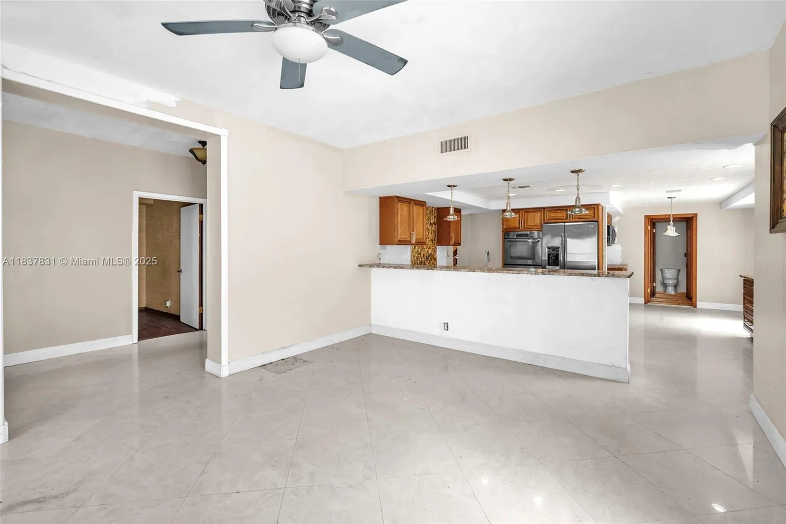911 Mockingbird Ln