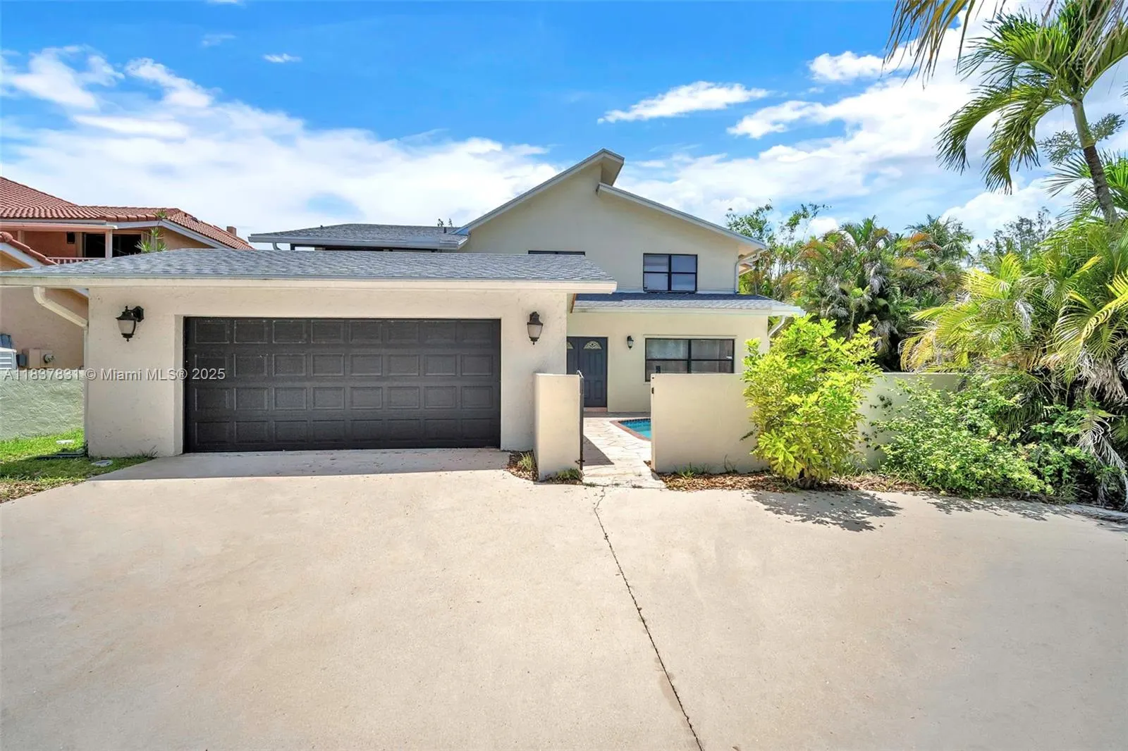 911 Mockingbird Ln