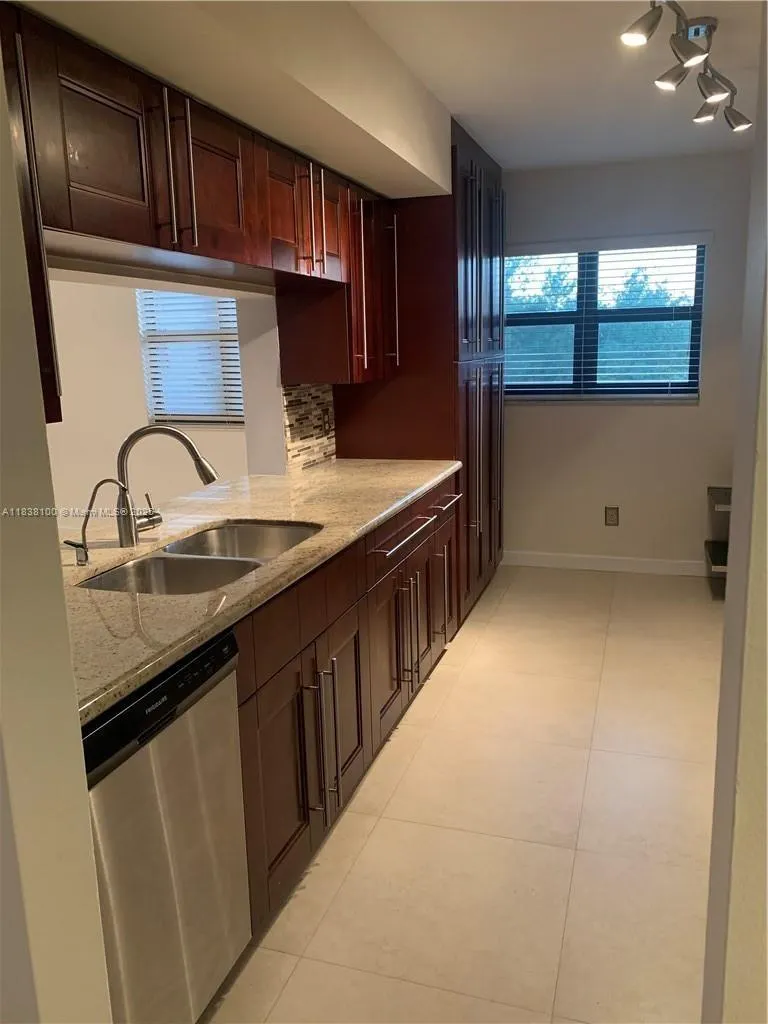 16171 Blatt Blvd, #413