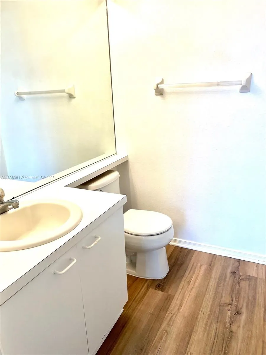 7886 Dixie Beach Cir, #7886