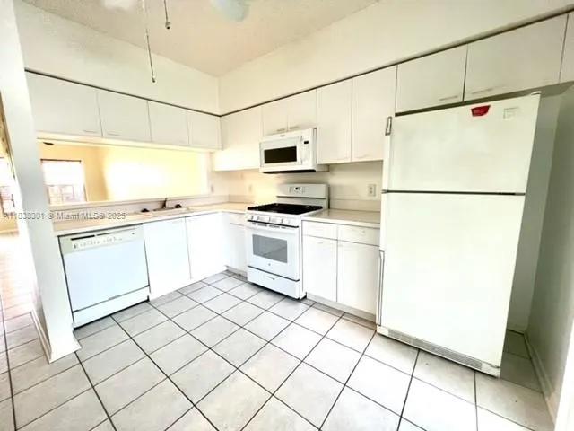7886 Dixie Beach Cir, #7886