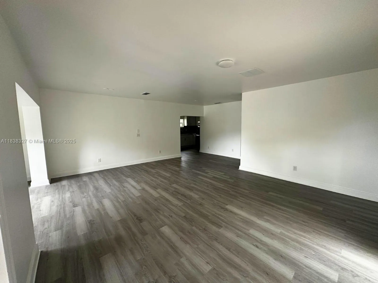 1645 NE 175th St