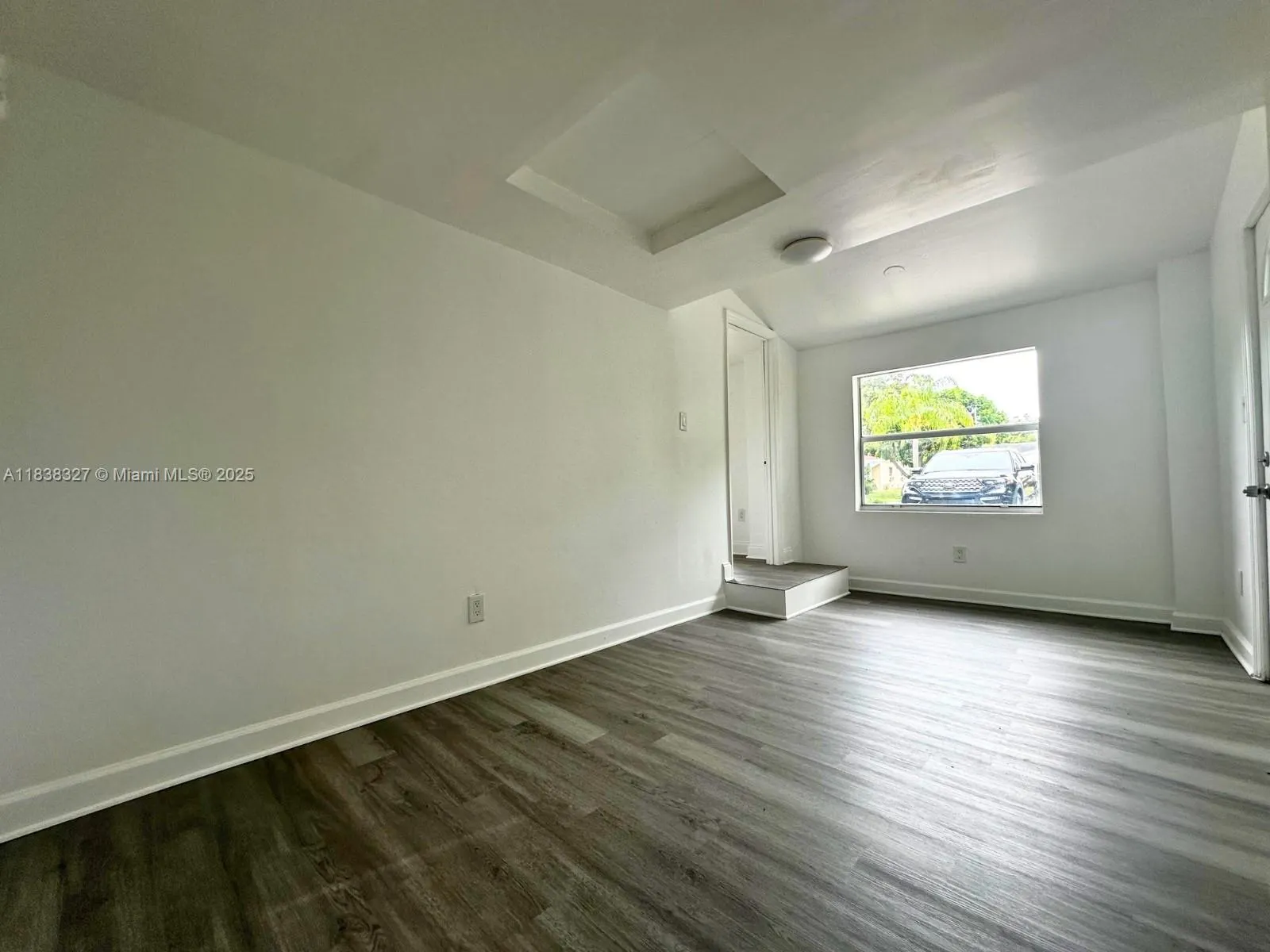 1645 NE 175th St