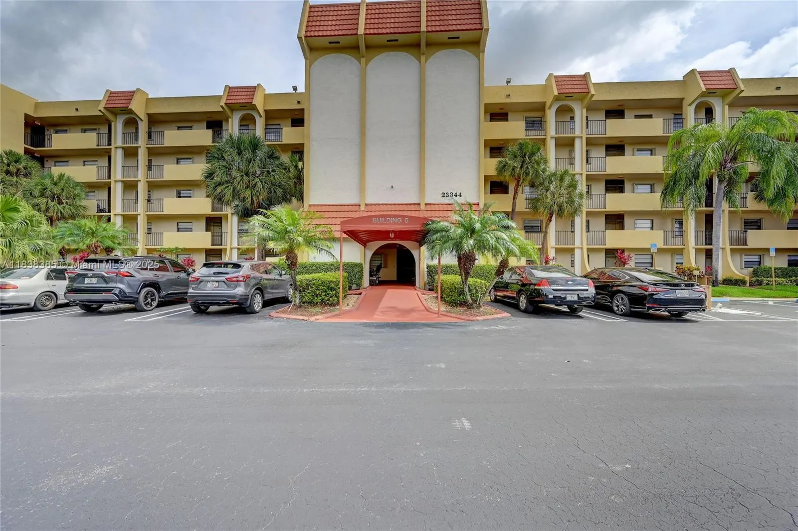 23344 Carolwood Ln, #303