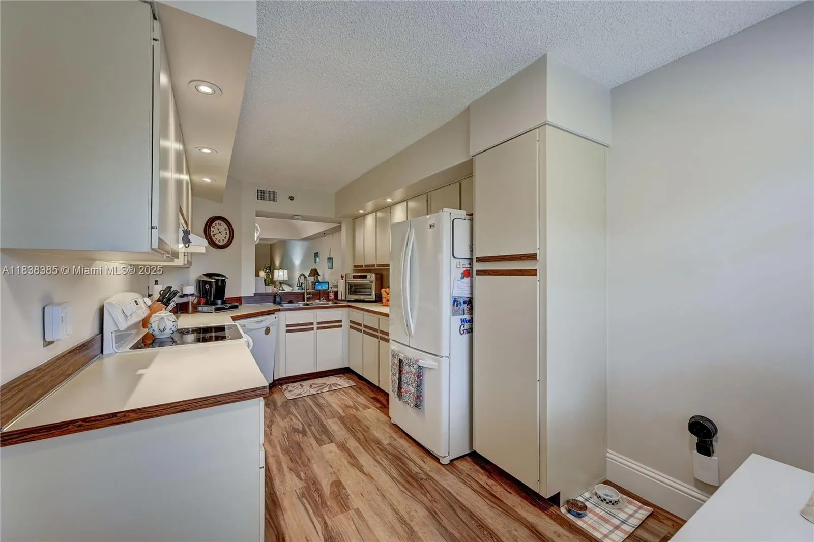 23344 Carolwood Ln, #303