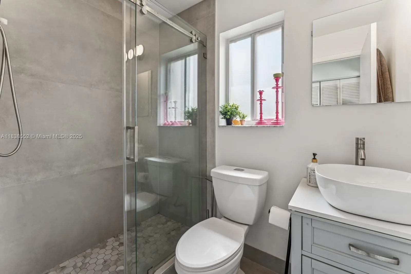 1368 Presidio Dr