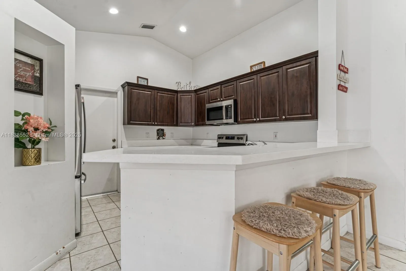 1368 Presidio Dr