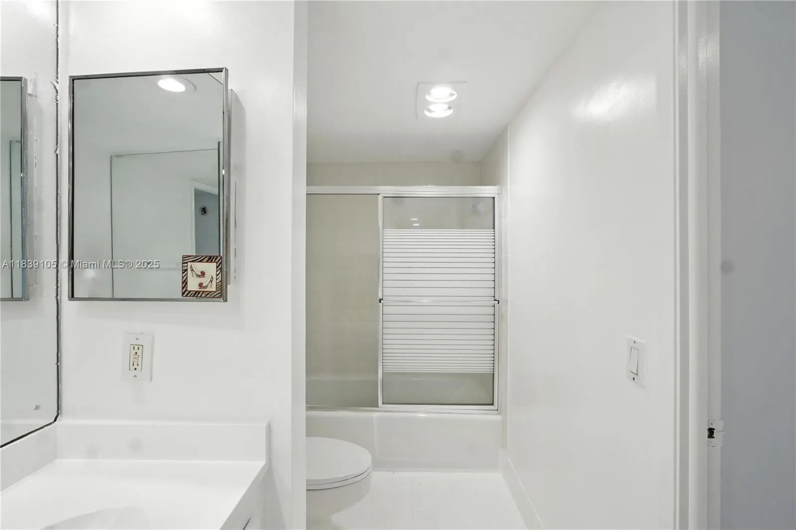 3850 Oaks Clubhouse Dr, #307