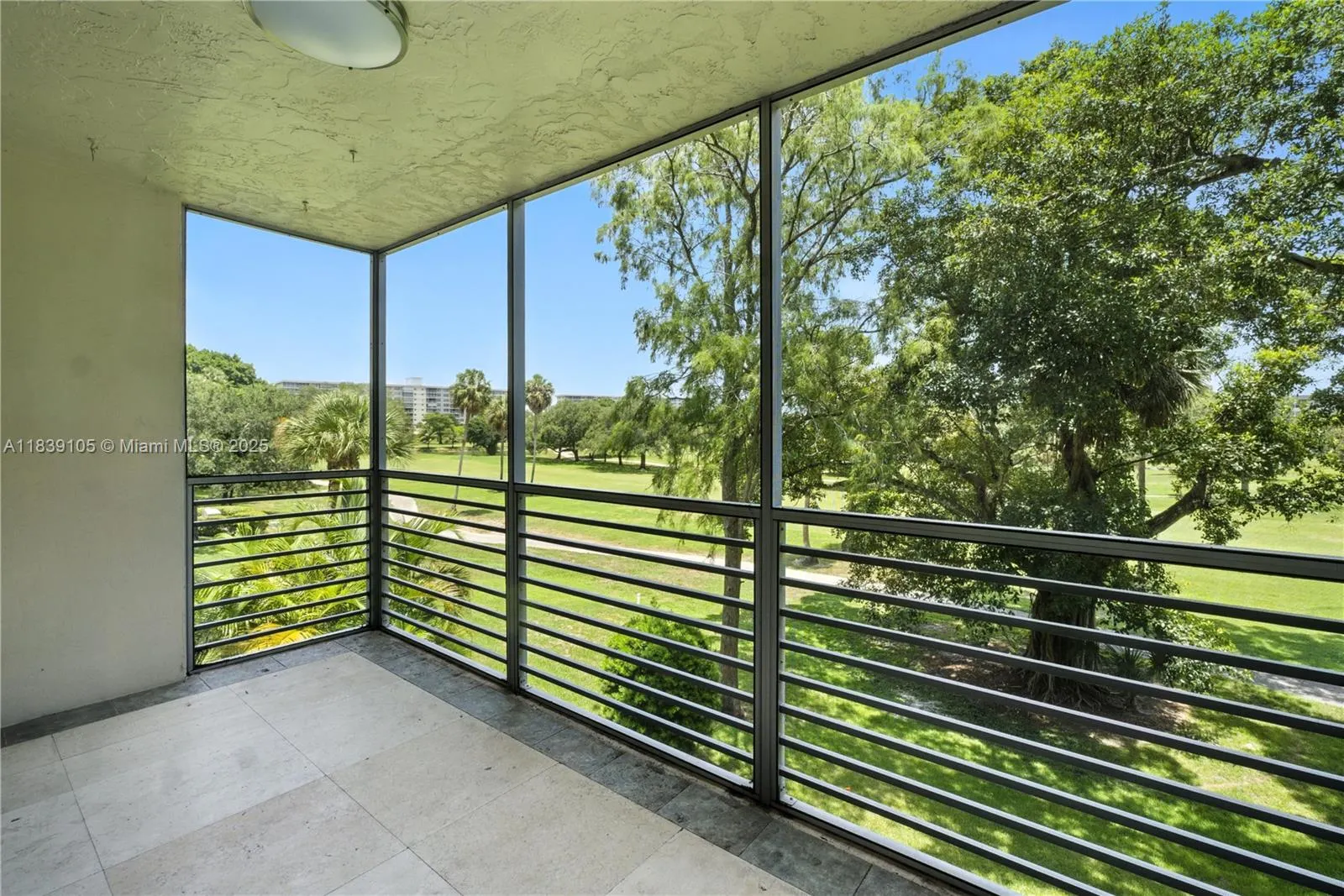 3850 Oaks Clubhouse Dr, #307