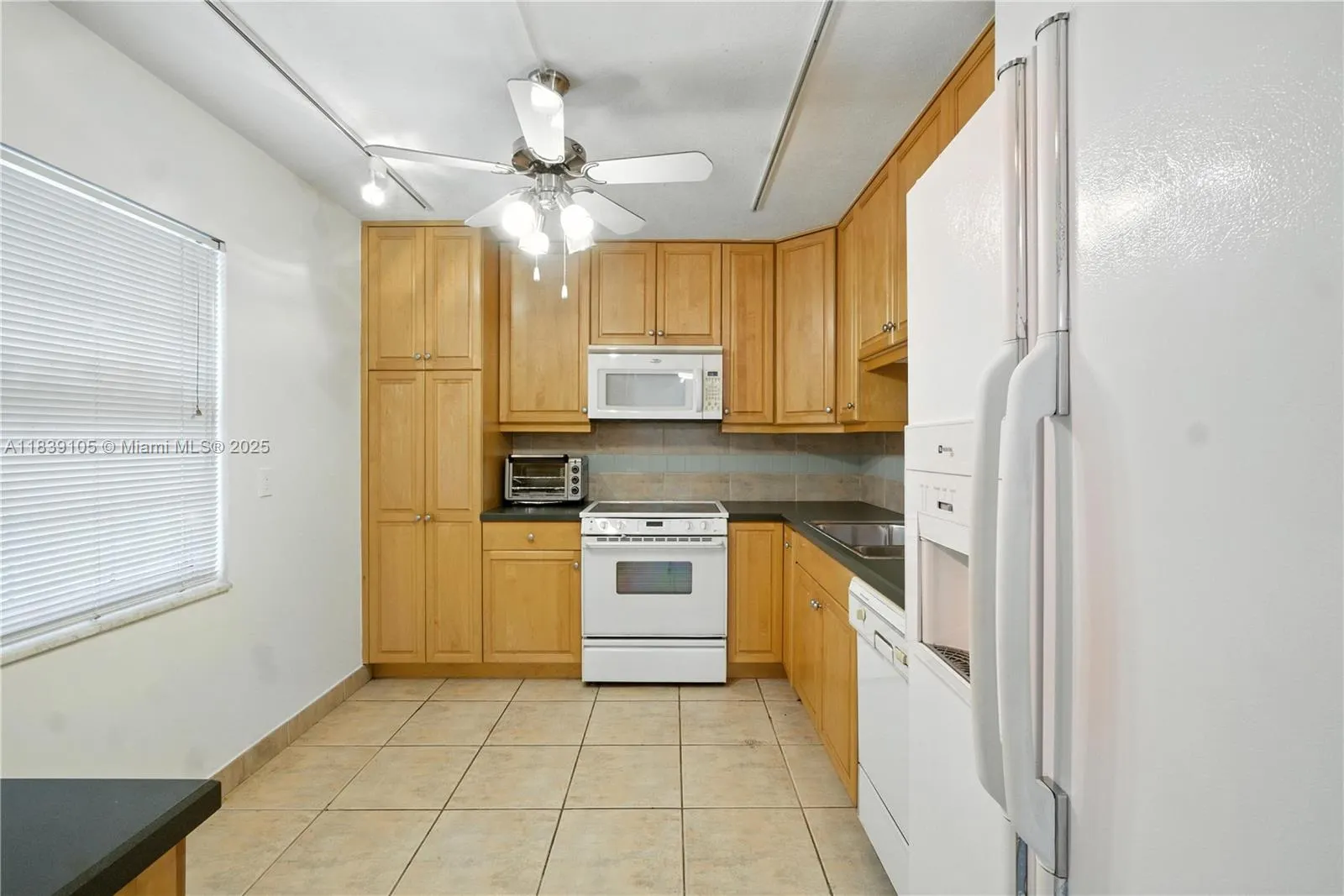 3850 Oaks Clubhouse Dr, #307