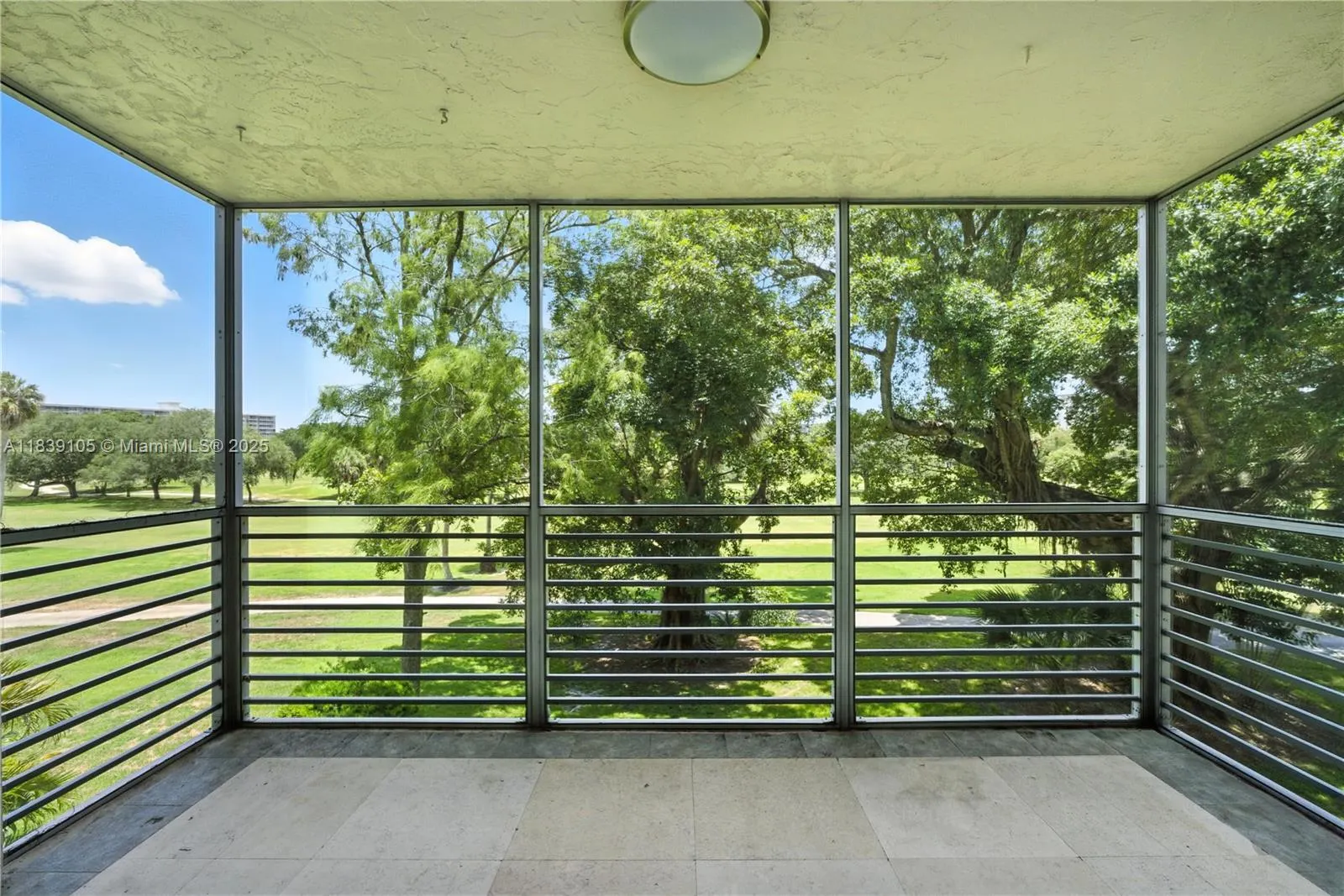 3850 Oaks Clubhouse Dr, #307