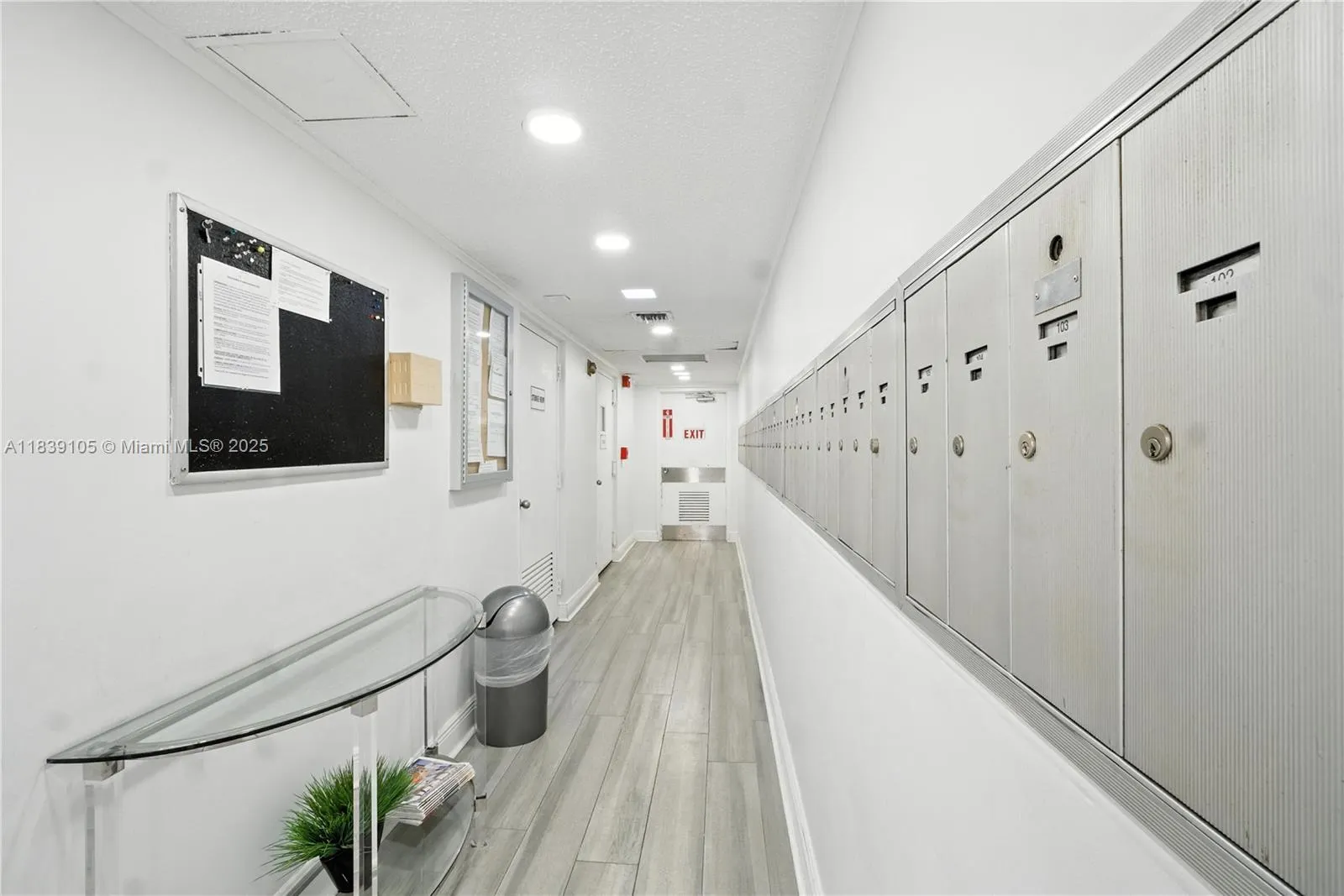 3850 Oaks Clubhouse Dr, #307