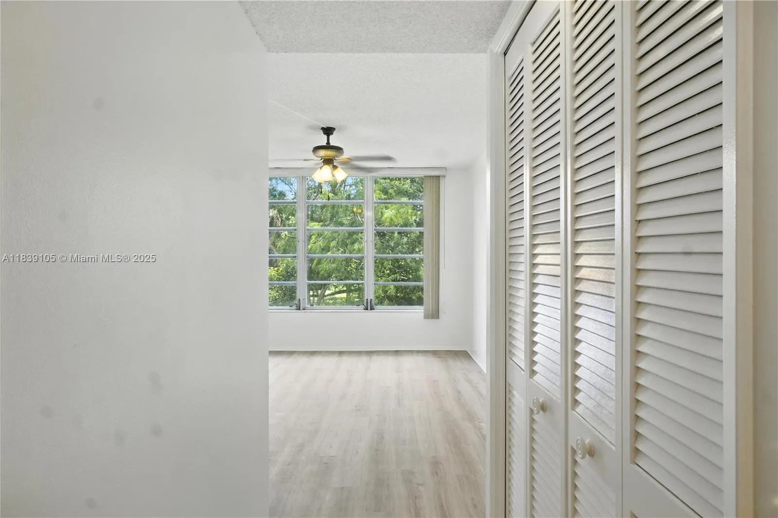 3850 Oaks Clubhouse Dr, #307