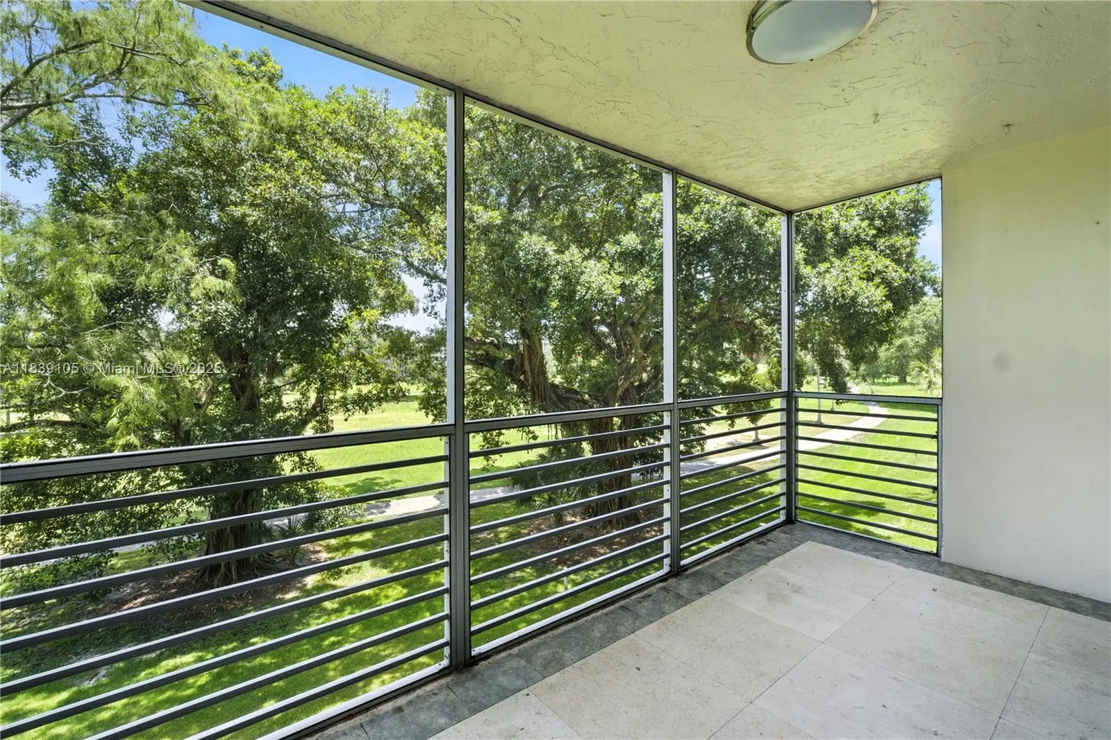 3850 Oaks Clubhouse Dr, #307