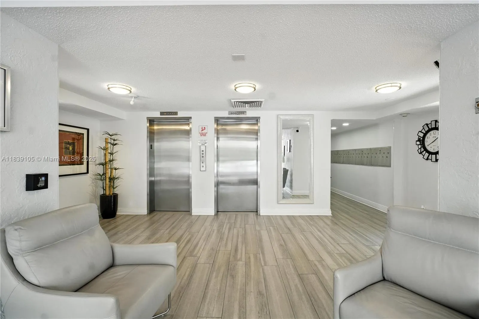 3850 Oaks Clubhouse Dr, #307
