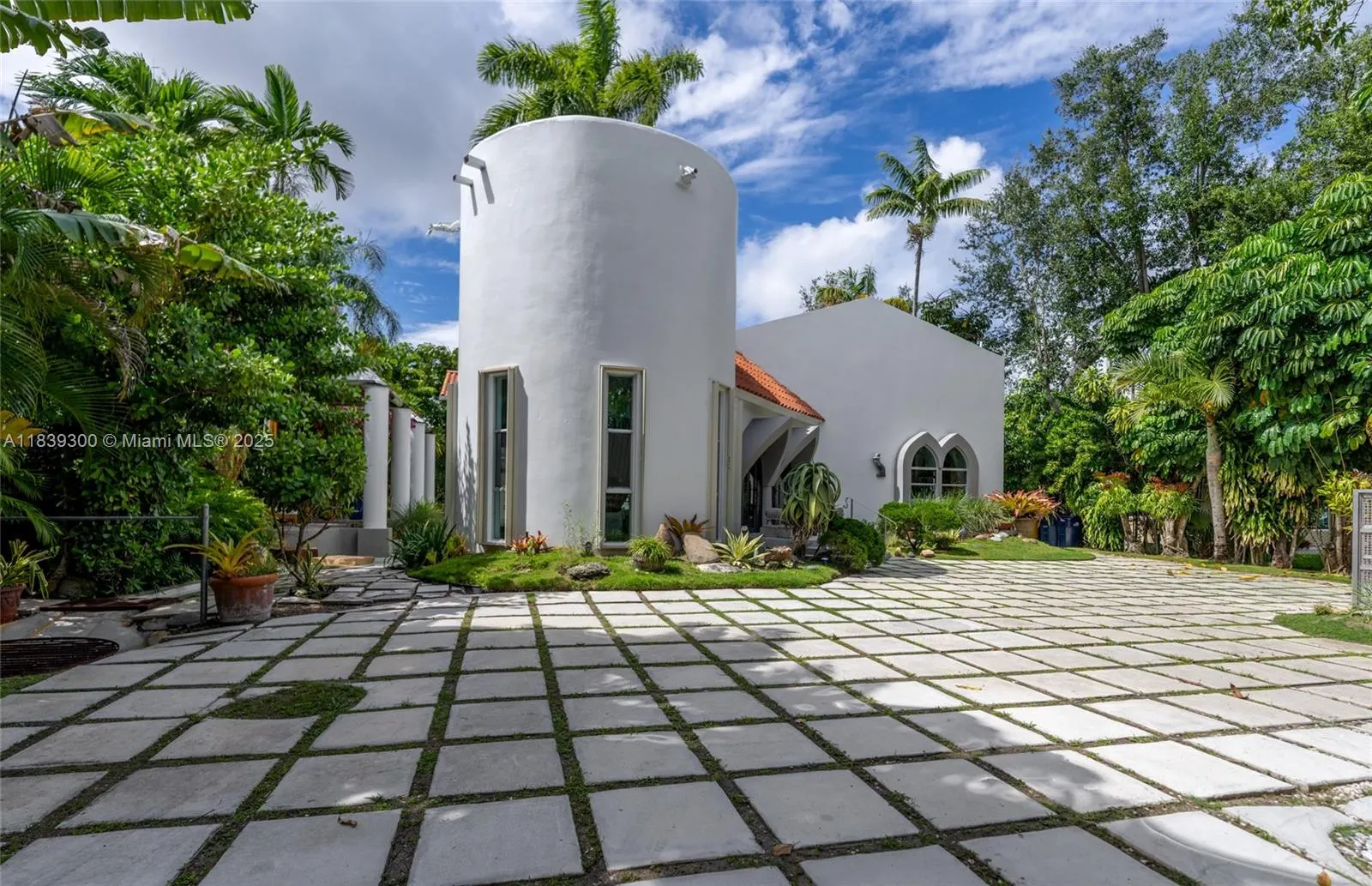 6867 SW 62nd Ter
