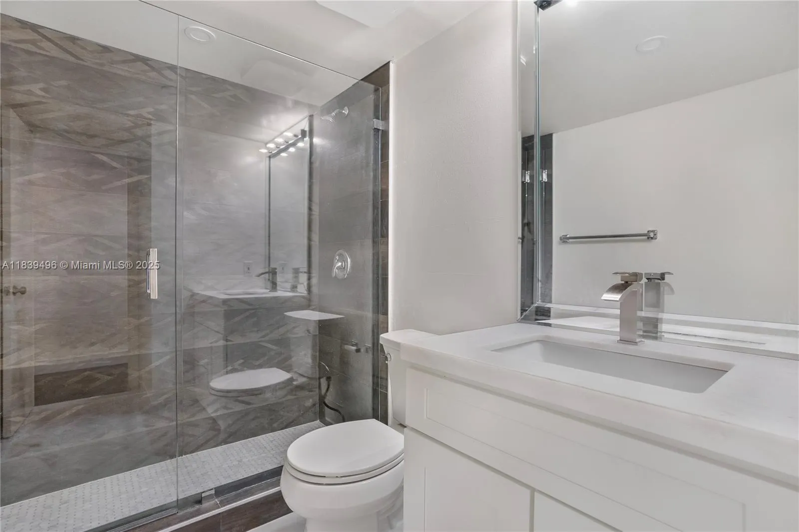 37 Majorca Ave, #401