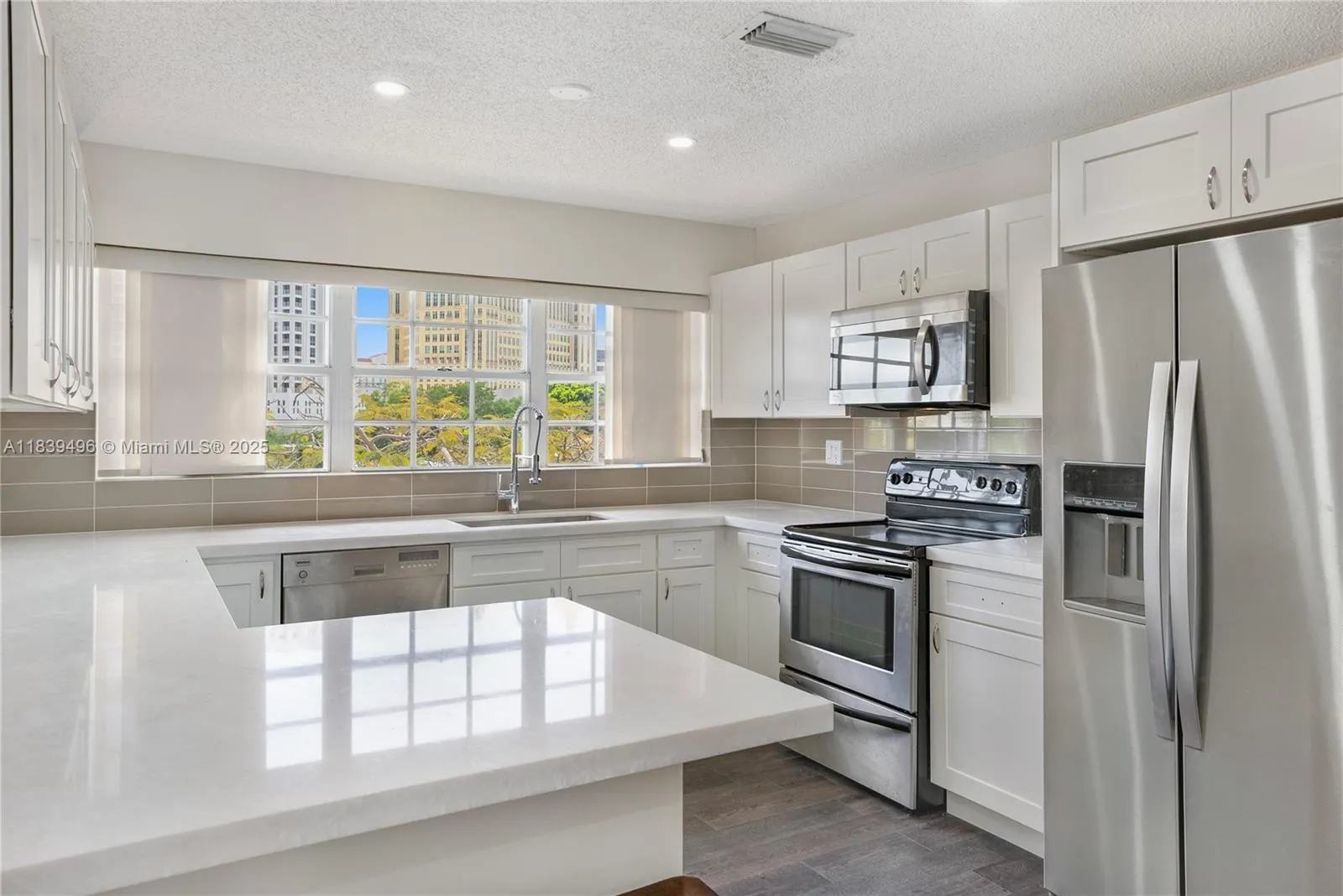 37 Majorca Ave, #401