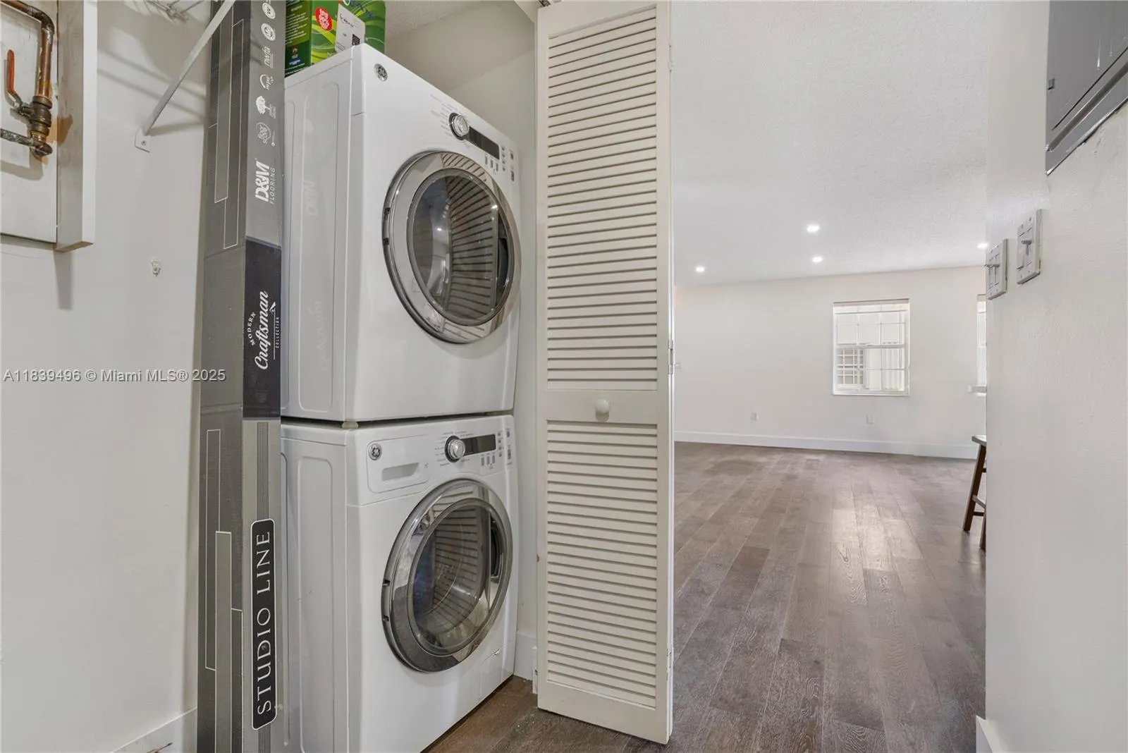 37 Majorca Ave, #401