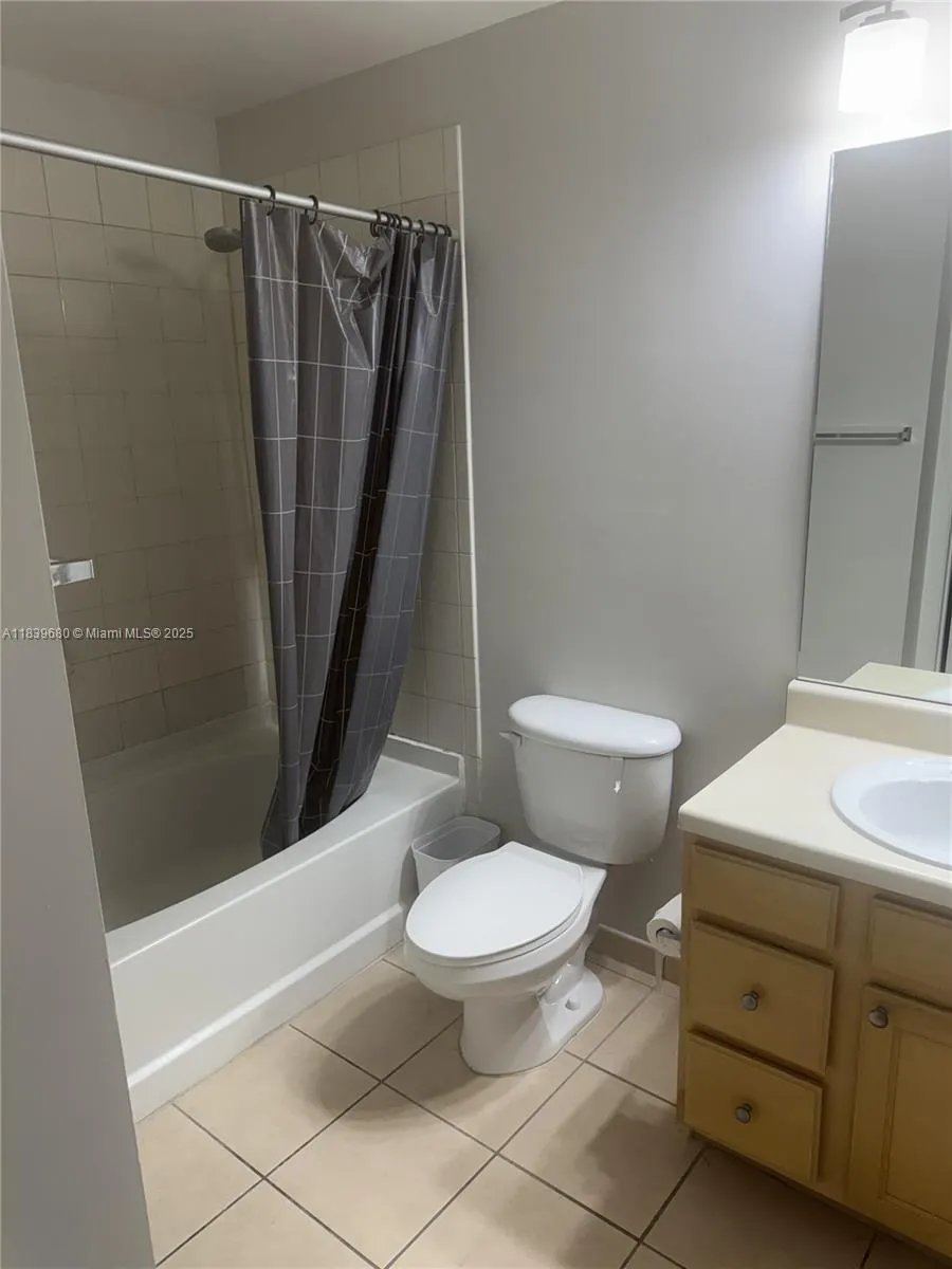 6001 SW 70th St, #304