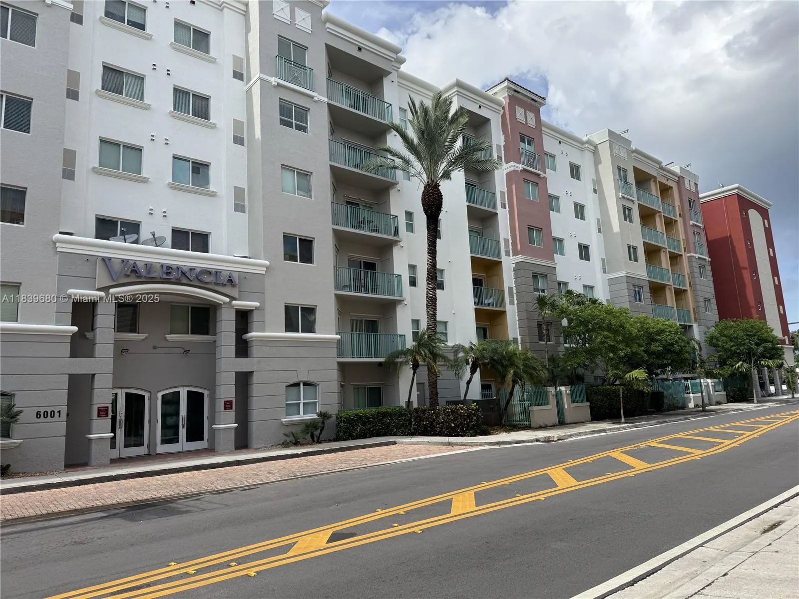6001 SW 70th St, #304