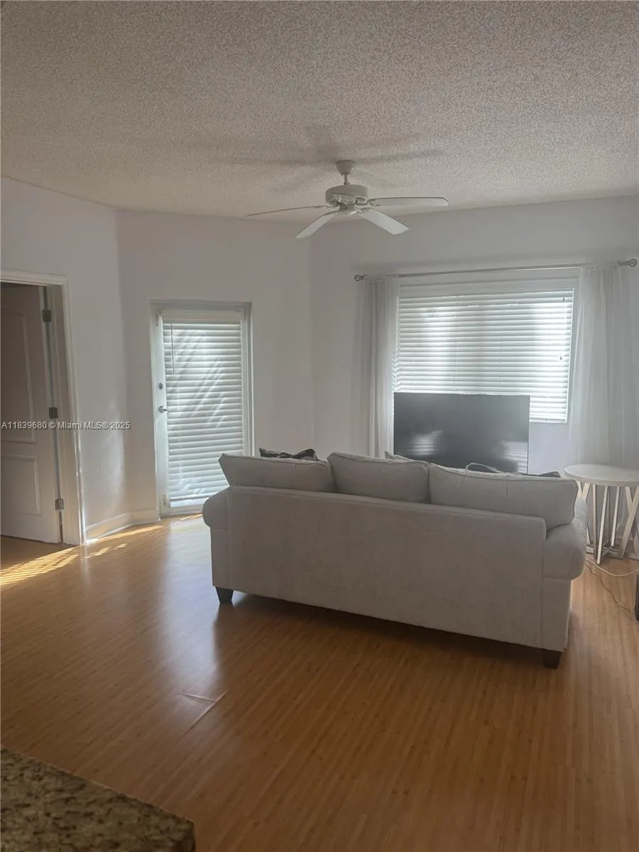6001 SW 70th St, #304