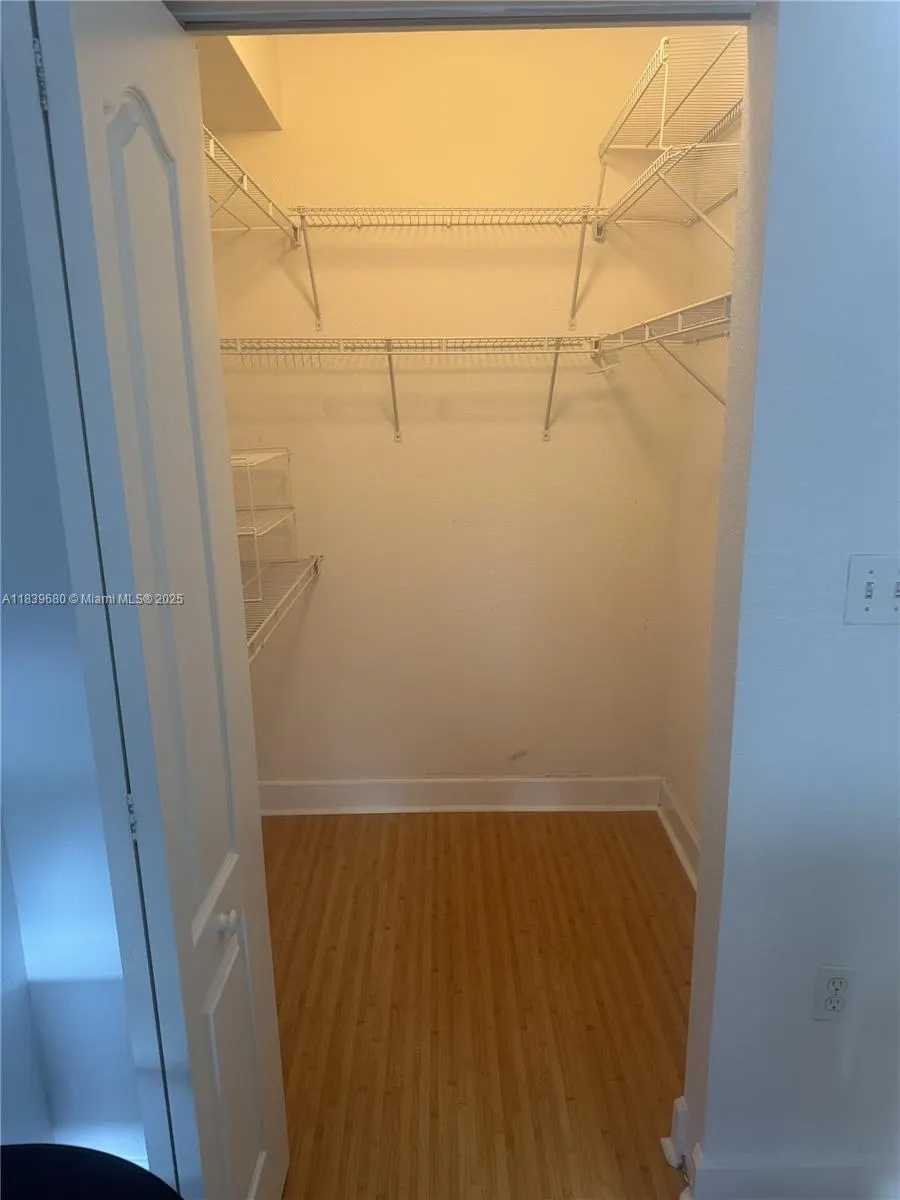6001 SW 70th St, #304