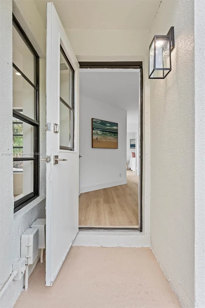 885 Azalea Ct