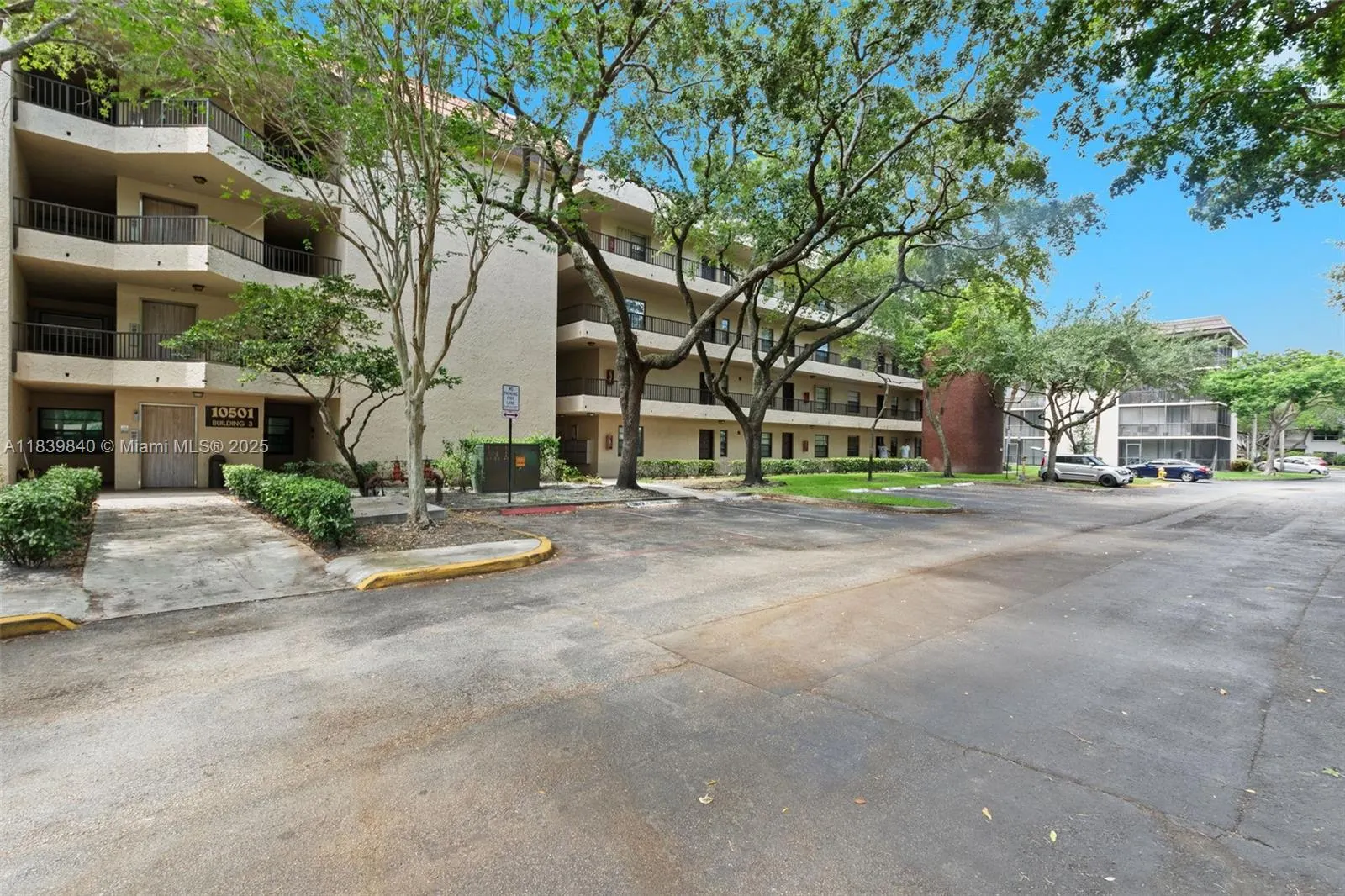 10501 W Broward Blvd, #407