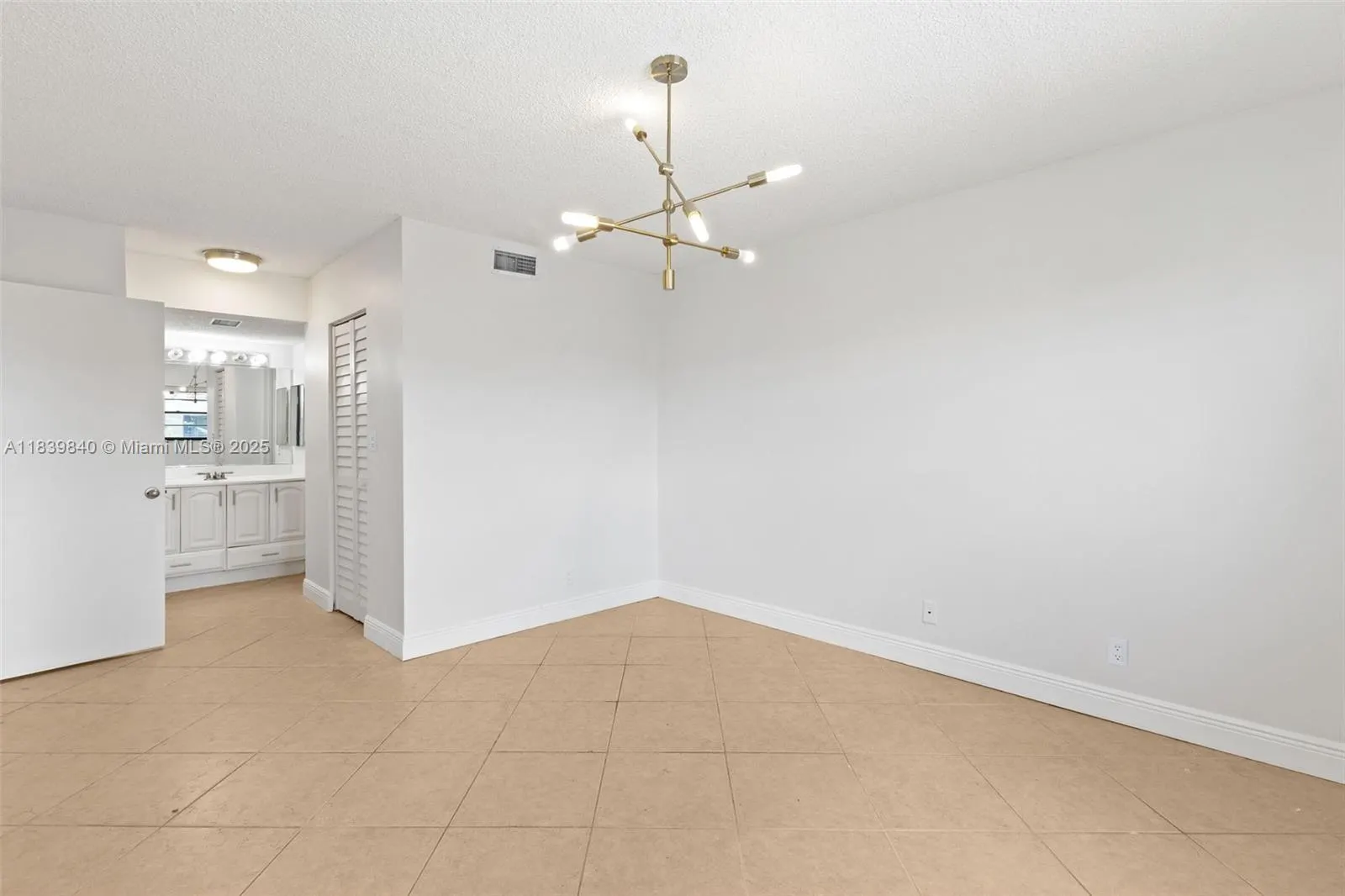 10501 W Broward Blvd, #407