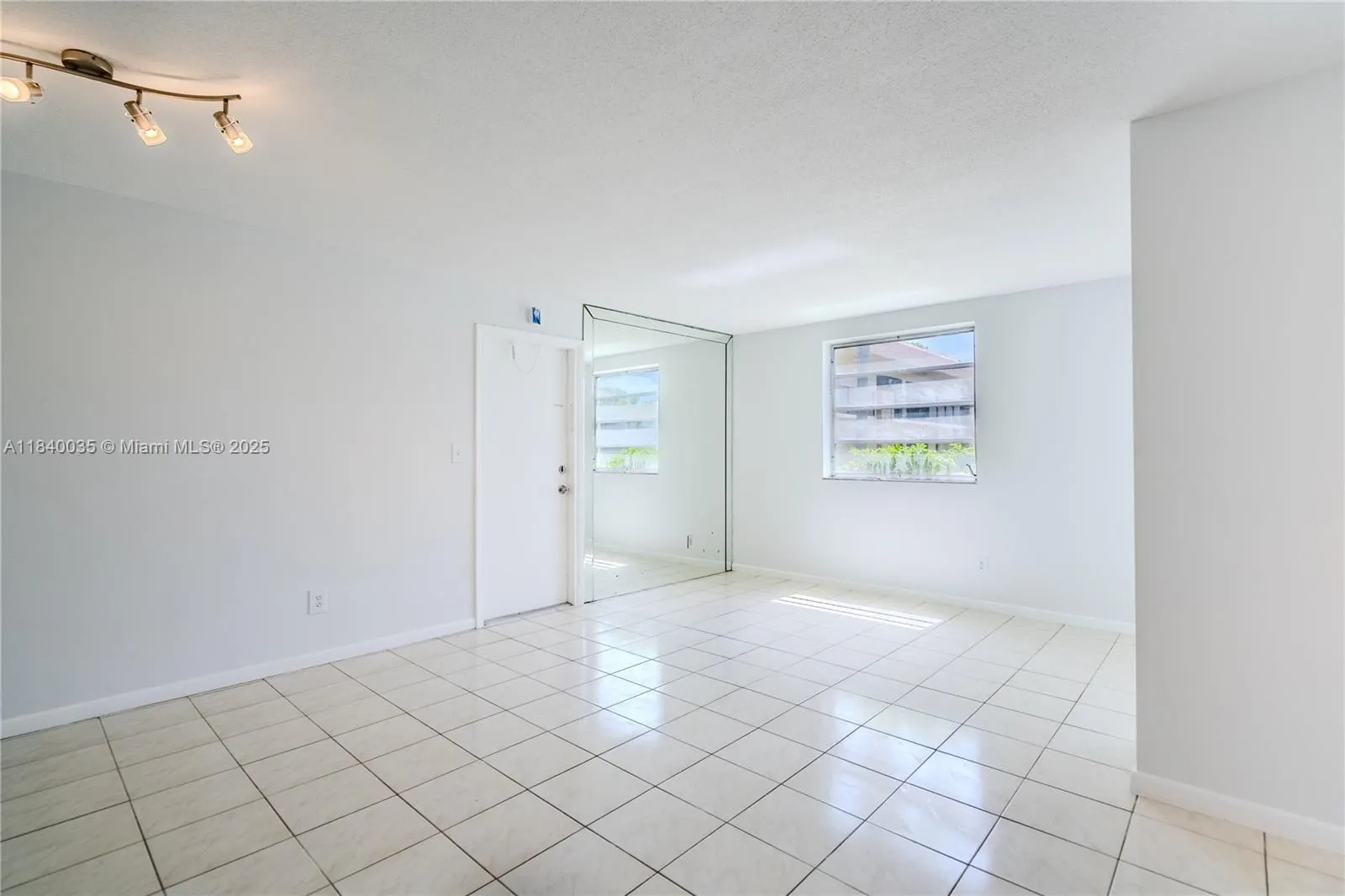 421 NE 1st St, #101