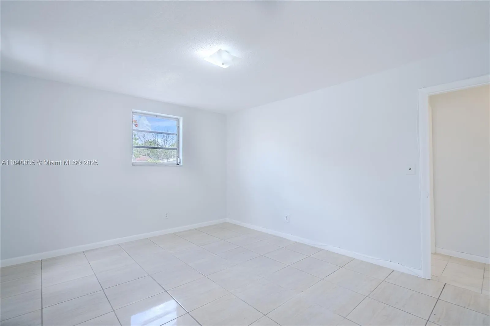 421 NE 1st St, #101
