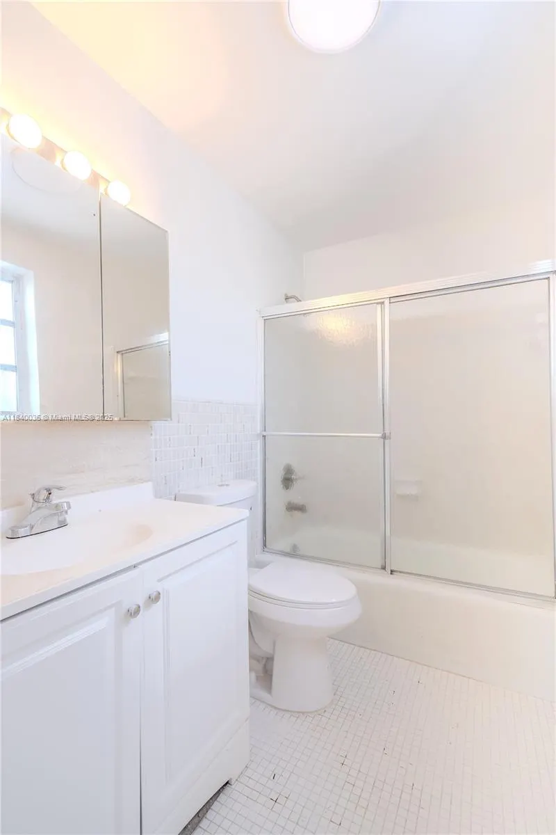 421 NE 1st St, #101