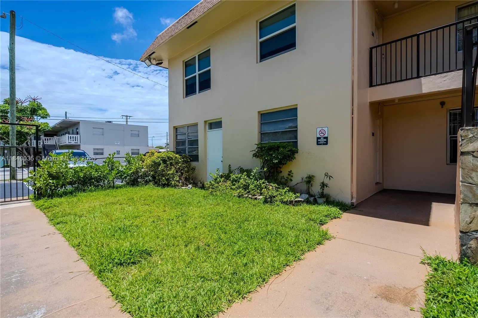 421 NE 1st St, #101