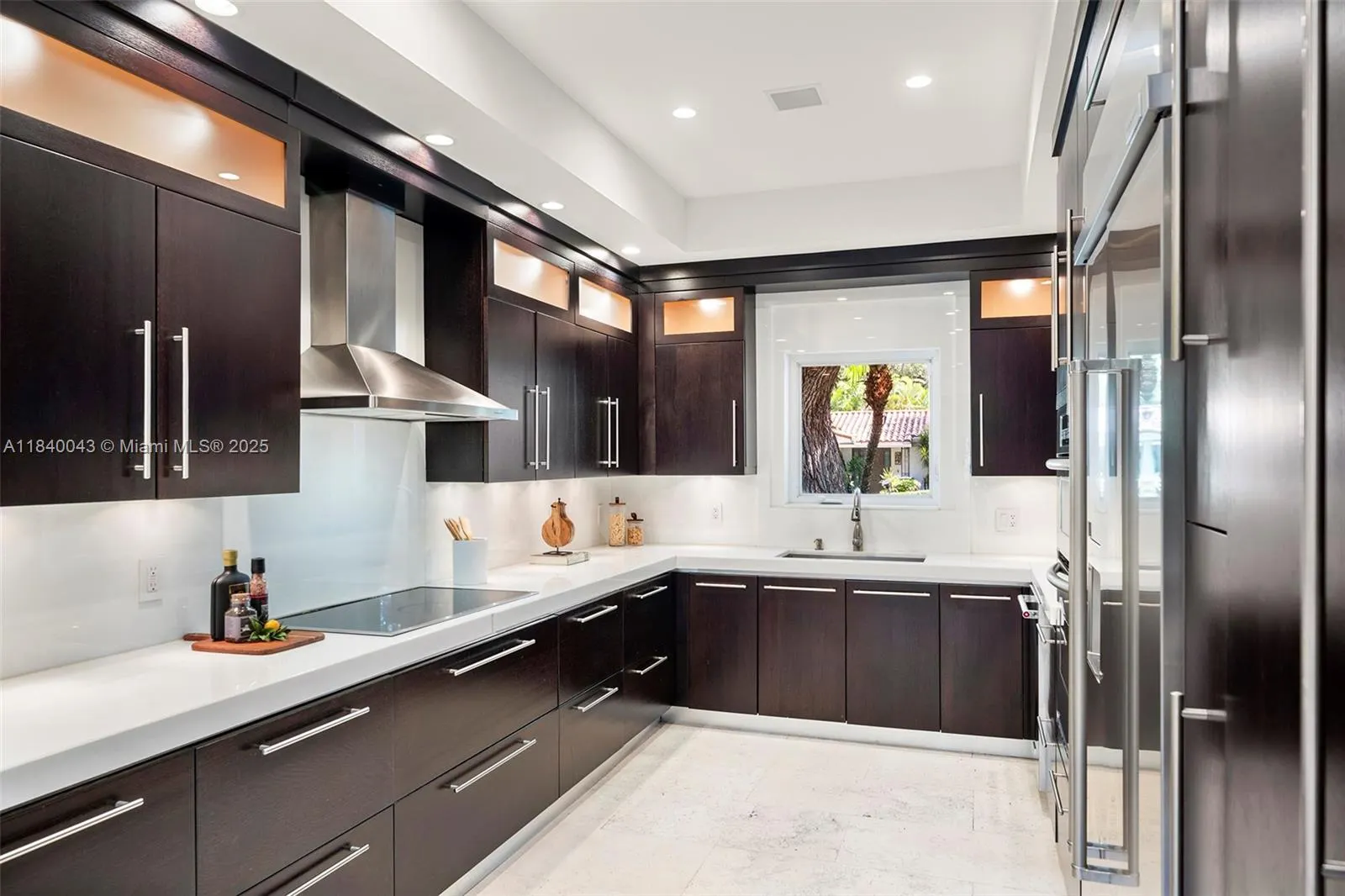 160 W Sunrise Ave