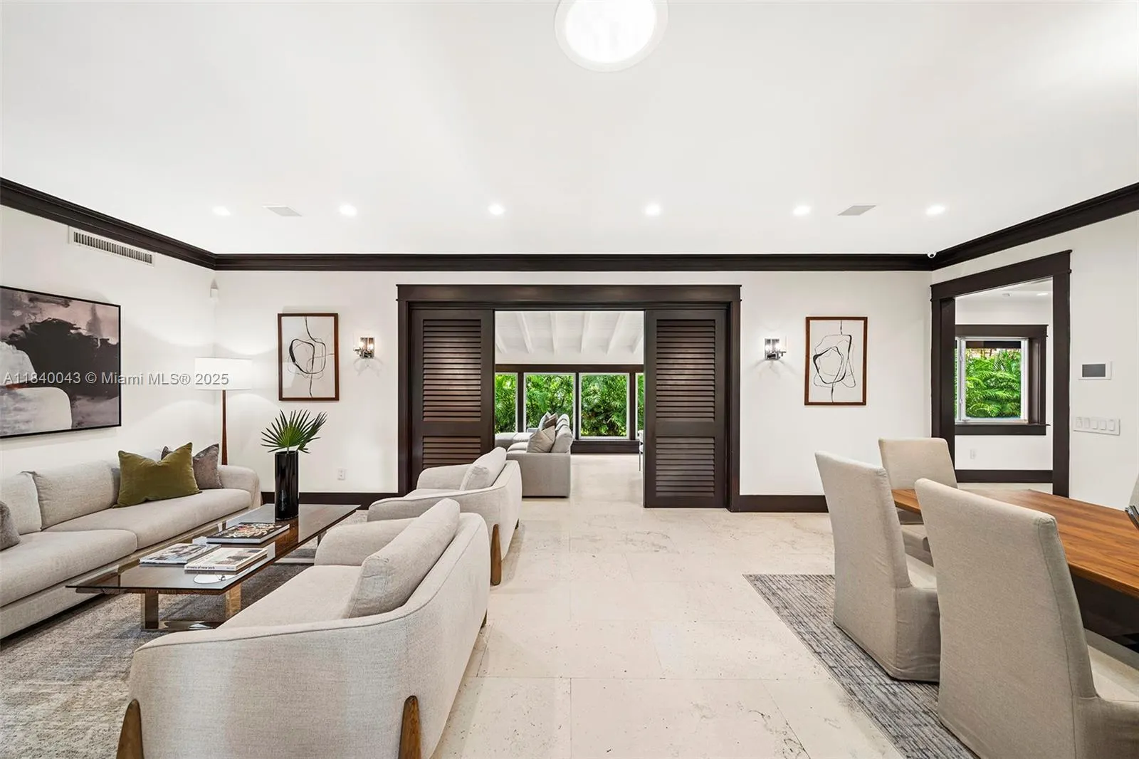 160 W Sunrise Ave