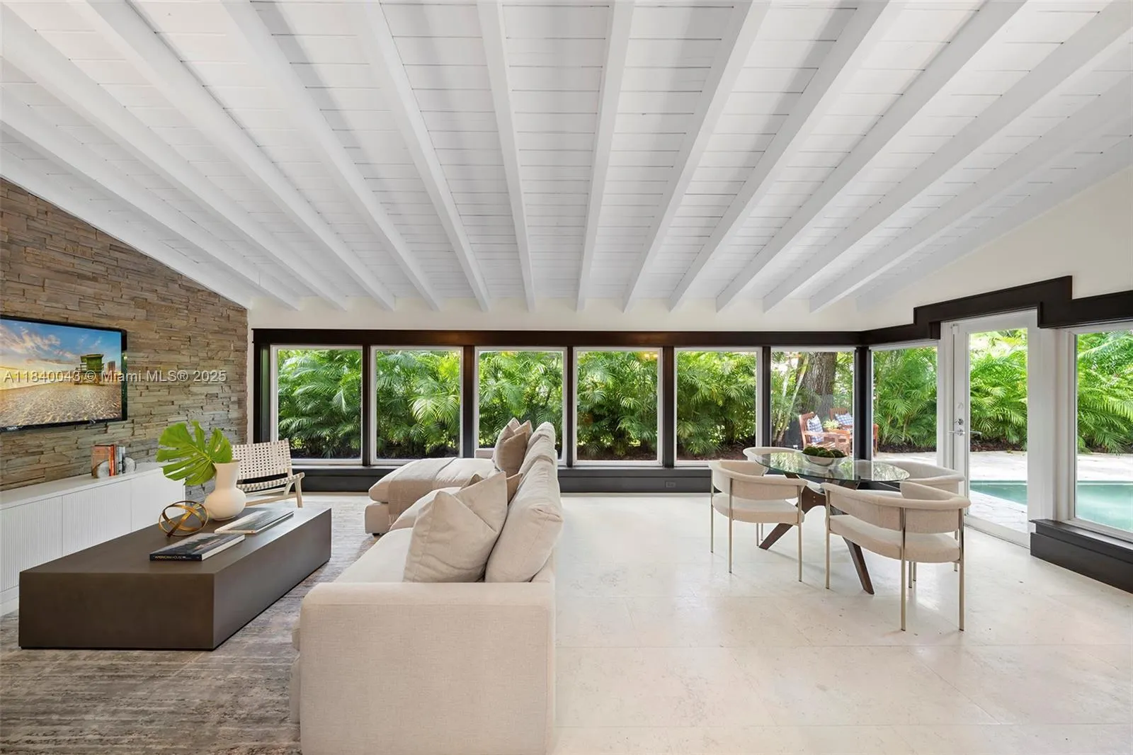 160 W Sunrise Ave