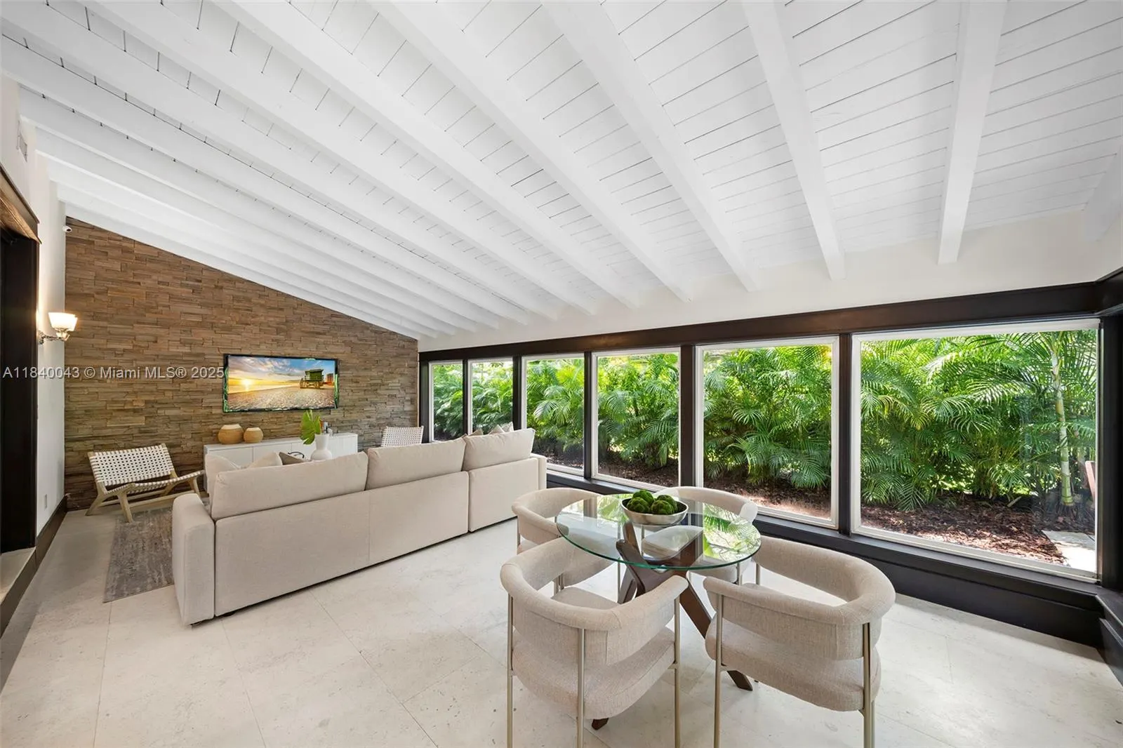 160 W Sunrise Ave