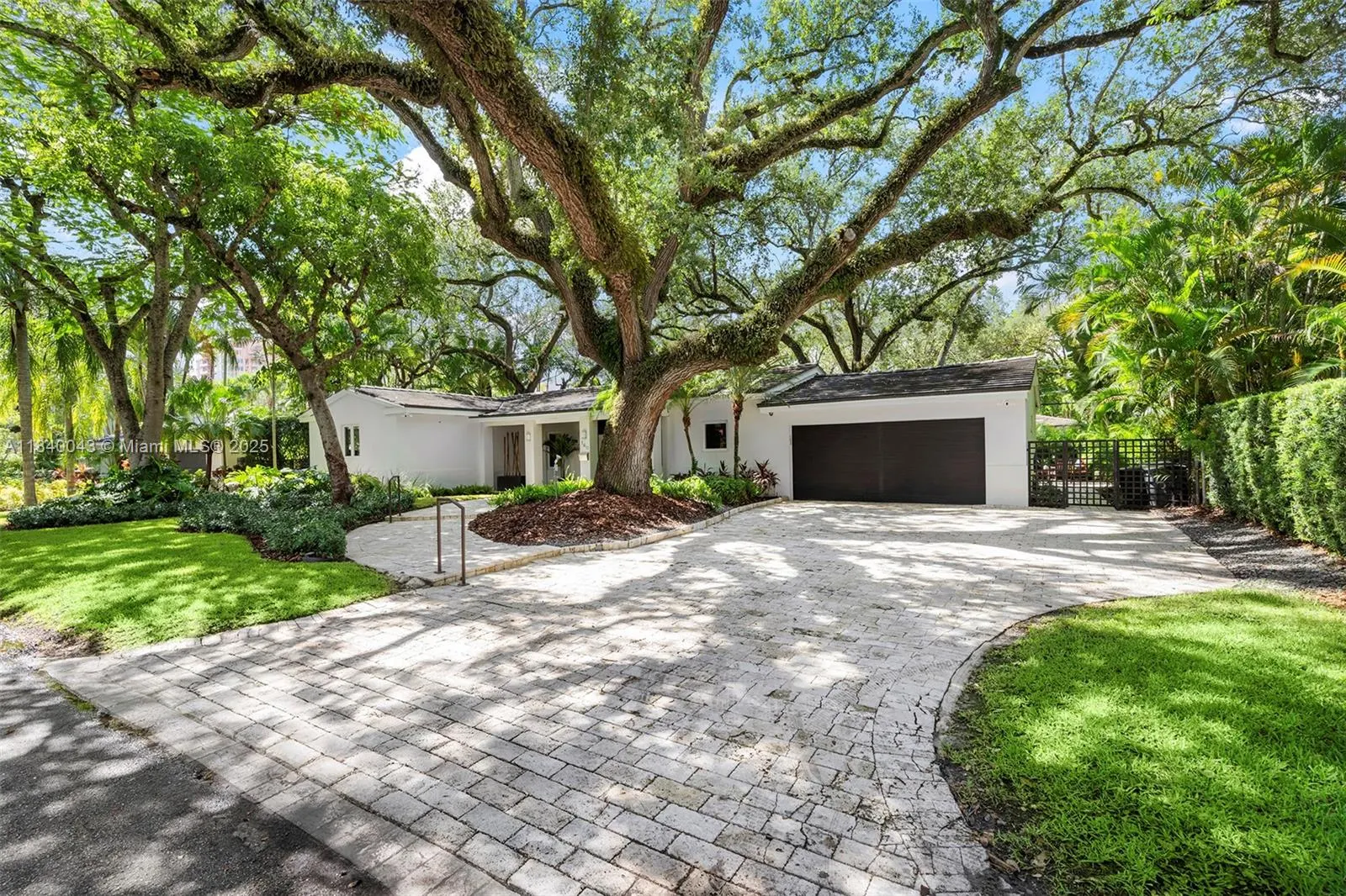 160 W Sunrise Ave