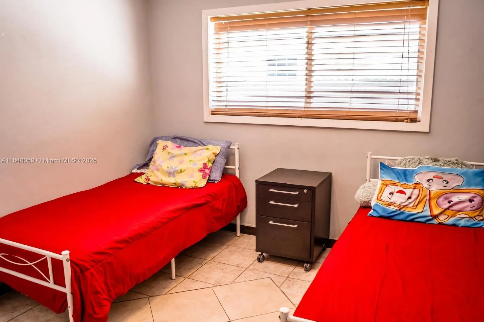 1004 NE 151st Ter