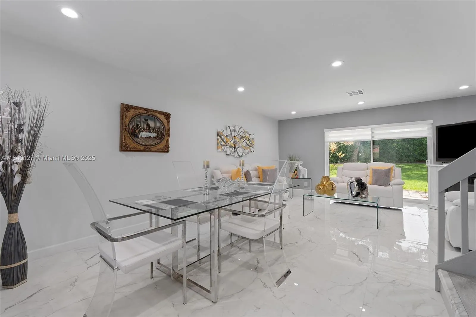 6348 Walk Cir