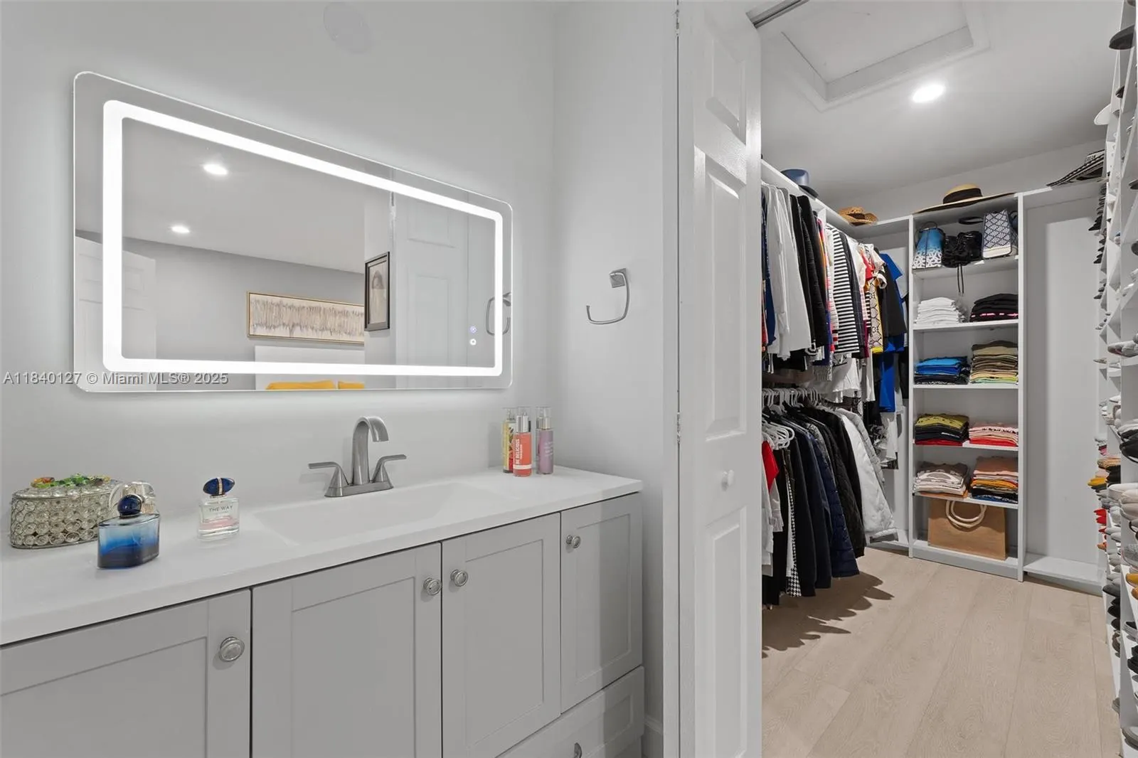 6348 Walk Cir