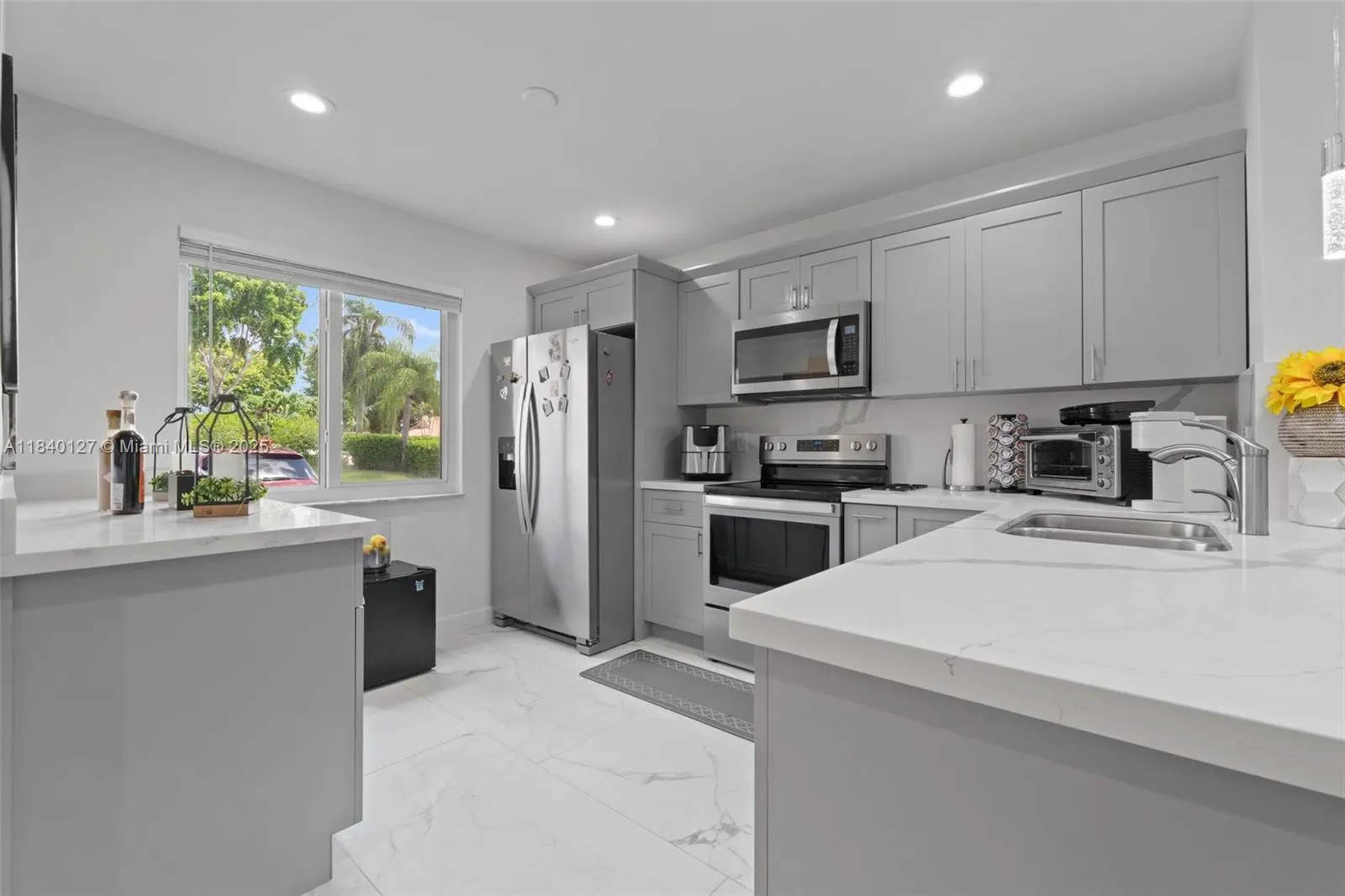 6348 Walk Cir