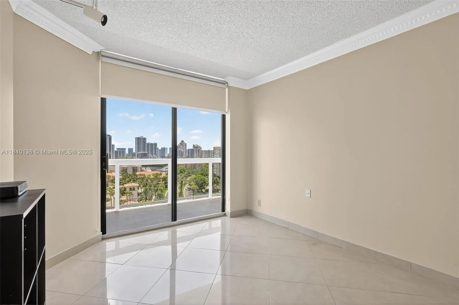 20185 E Country Club Dr, #1405