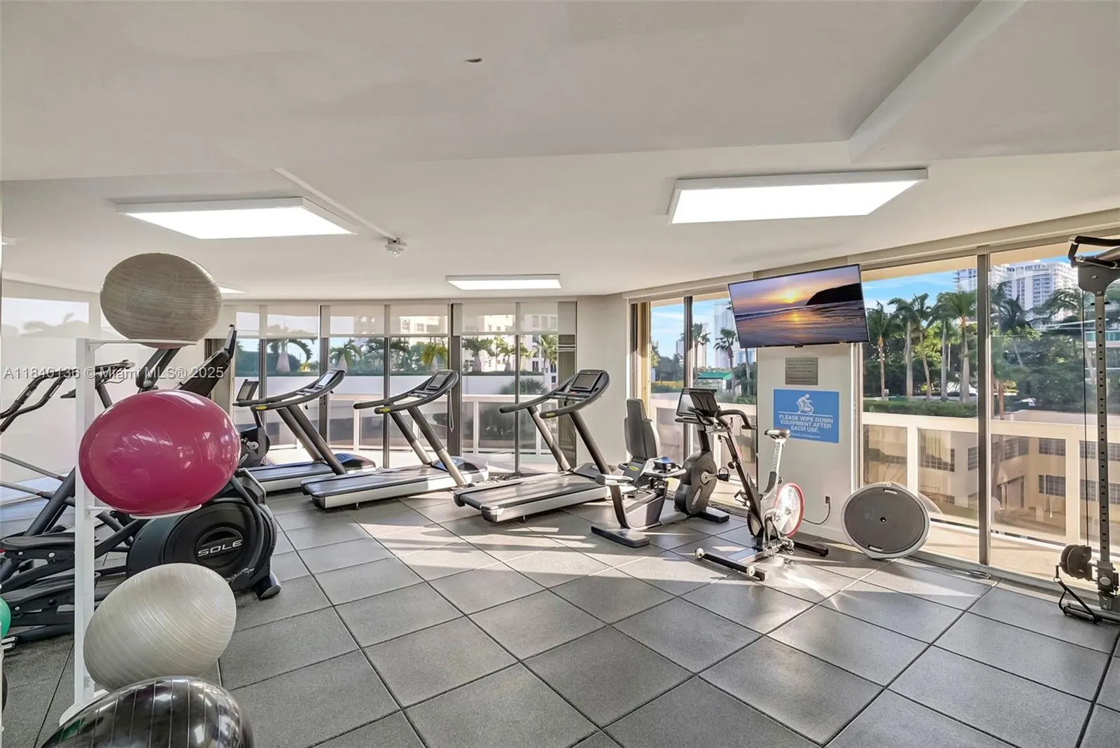 20185 E Country Club Dr, #1405