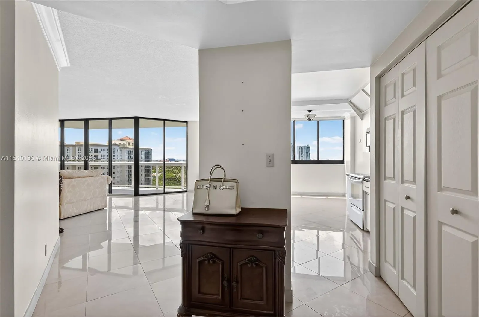 20185 E Country Club Dr, #1405