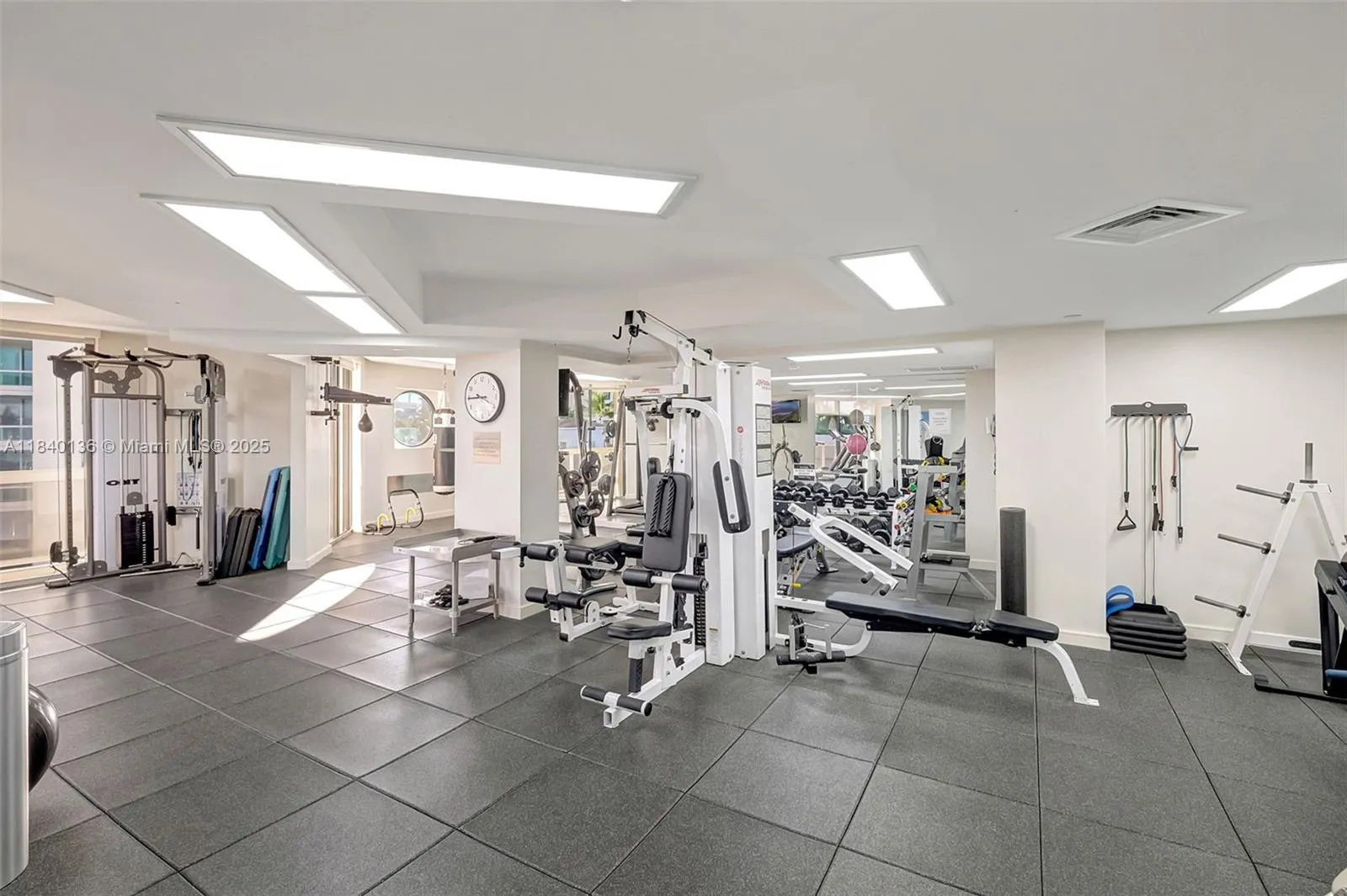 20185 E Country Club Dr, #1405