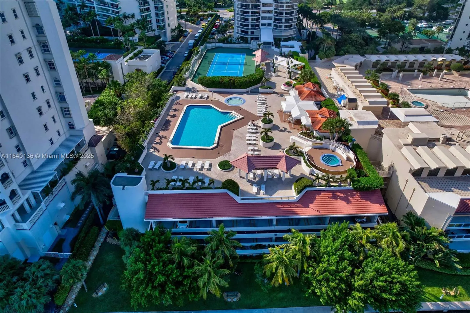 20185 E Country Club Dr, #1405