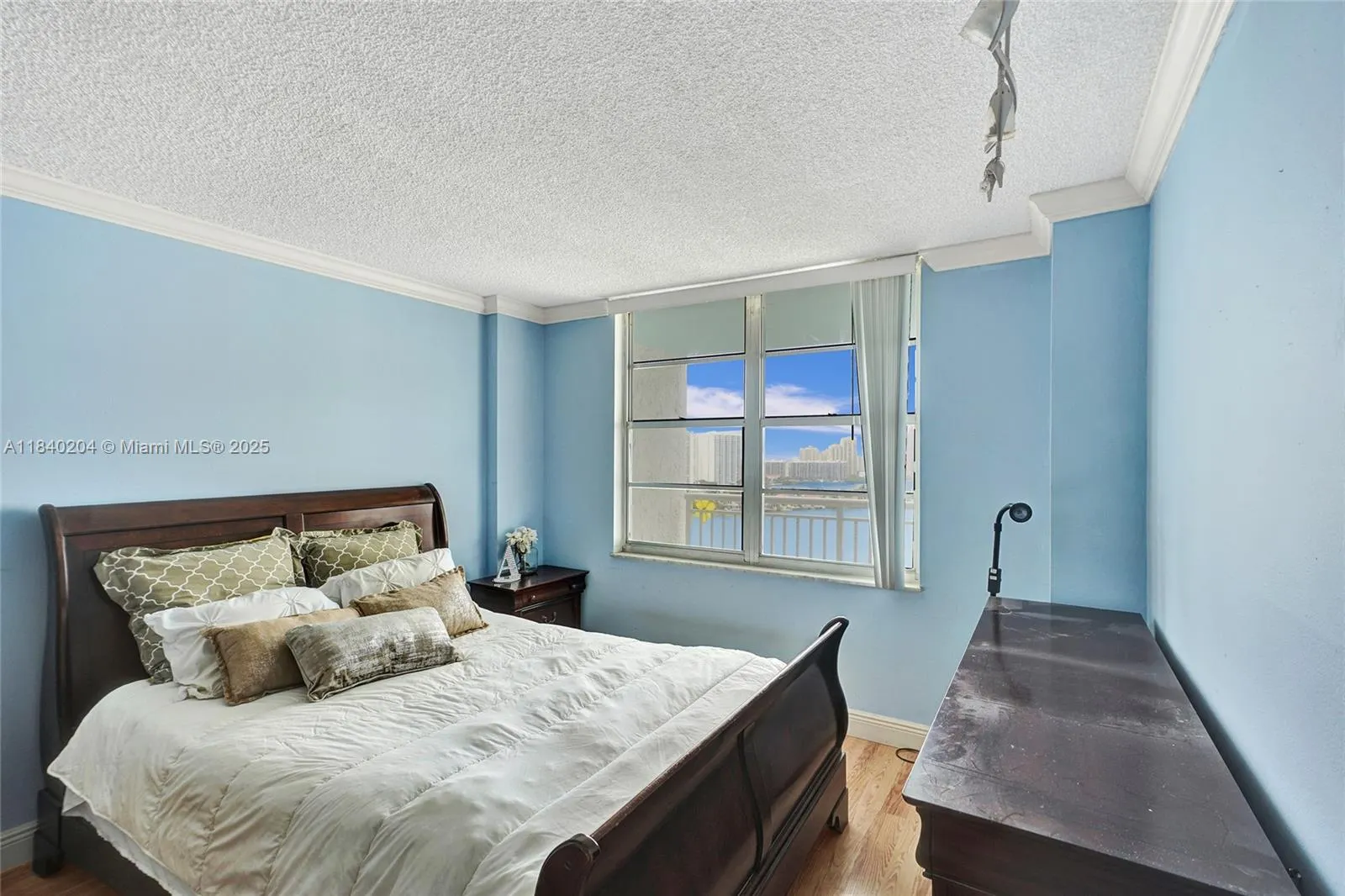 301 174th St, #2201