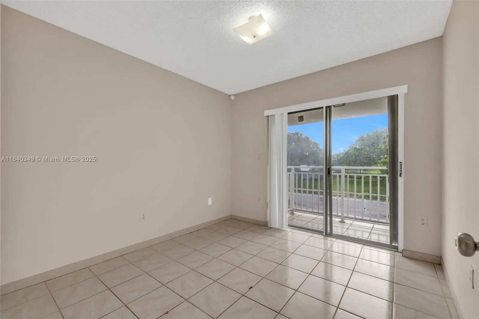 2050 NE 140th St, #1